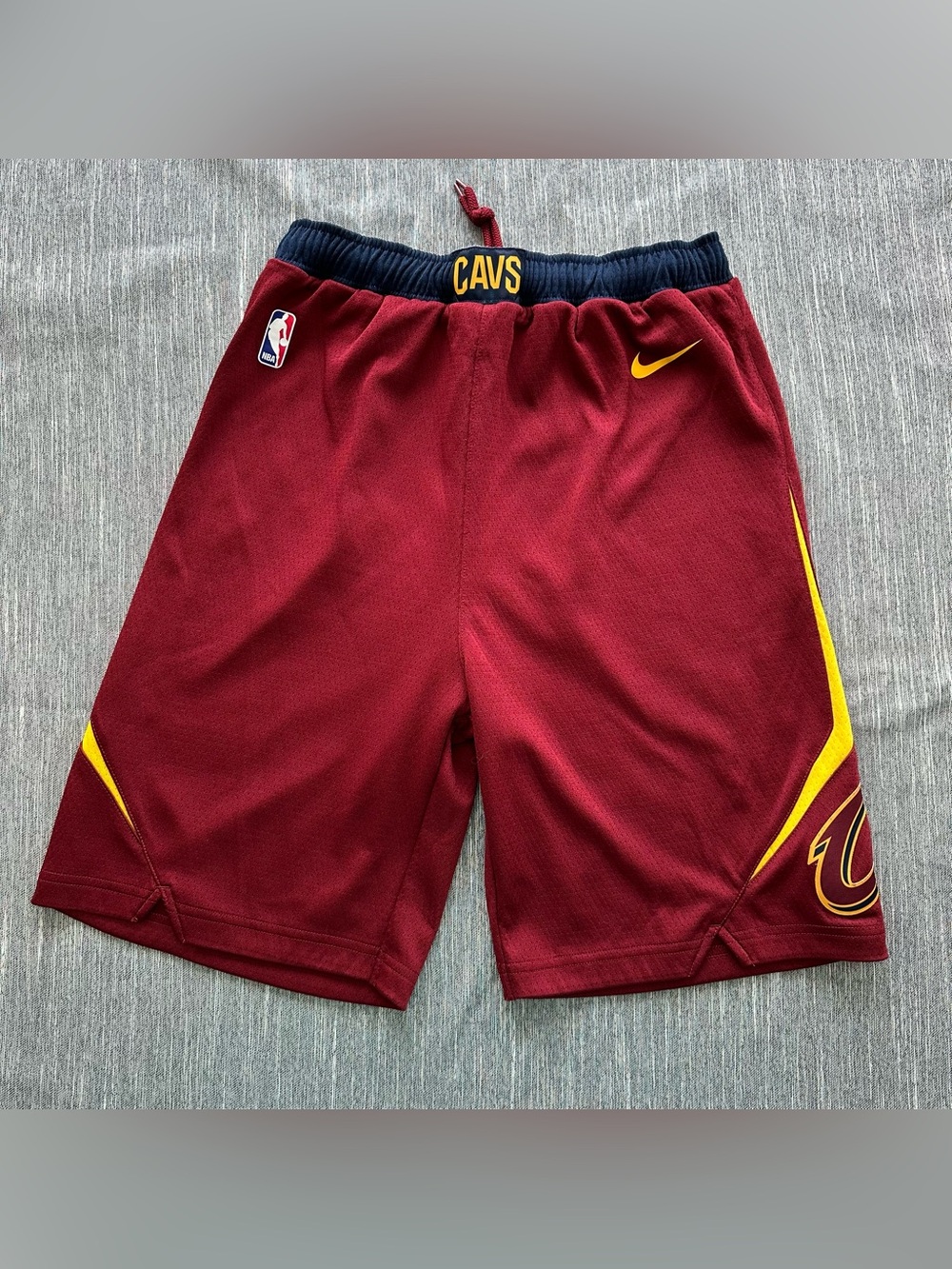 Nike Dri-Fit Basketball Shorts Cavs Boys Size L